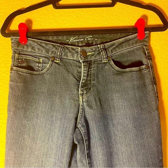 Kenneth COLE Boot Cut Jeans Size 26 Preloved with Some Wear Stretchy Light Denim - Picture 7 of 13
